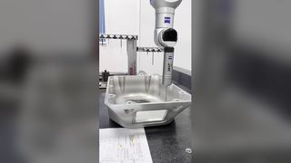 Machinerie CNC à cinq axes