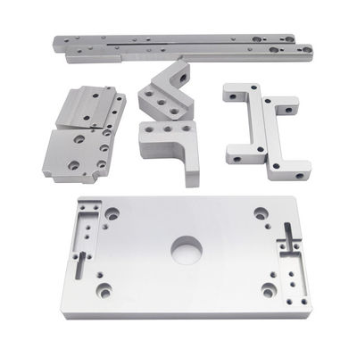 Bon prix Parties de fabrication CNC à couleur personnalisées pour la production d'accessoires de motocyclettes en ligne