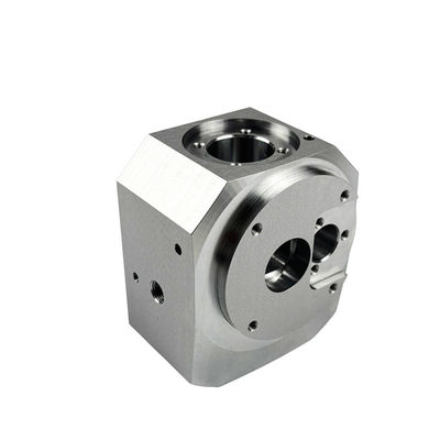 Parties métalliques en acier au carbone 1215 usinées à la CNC avec une tolérance précise et une finition de surface lisse
